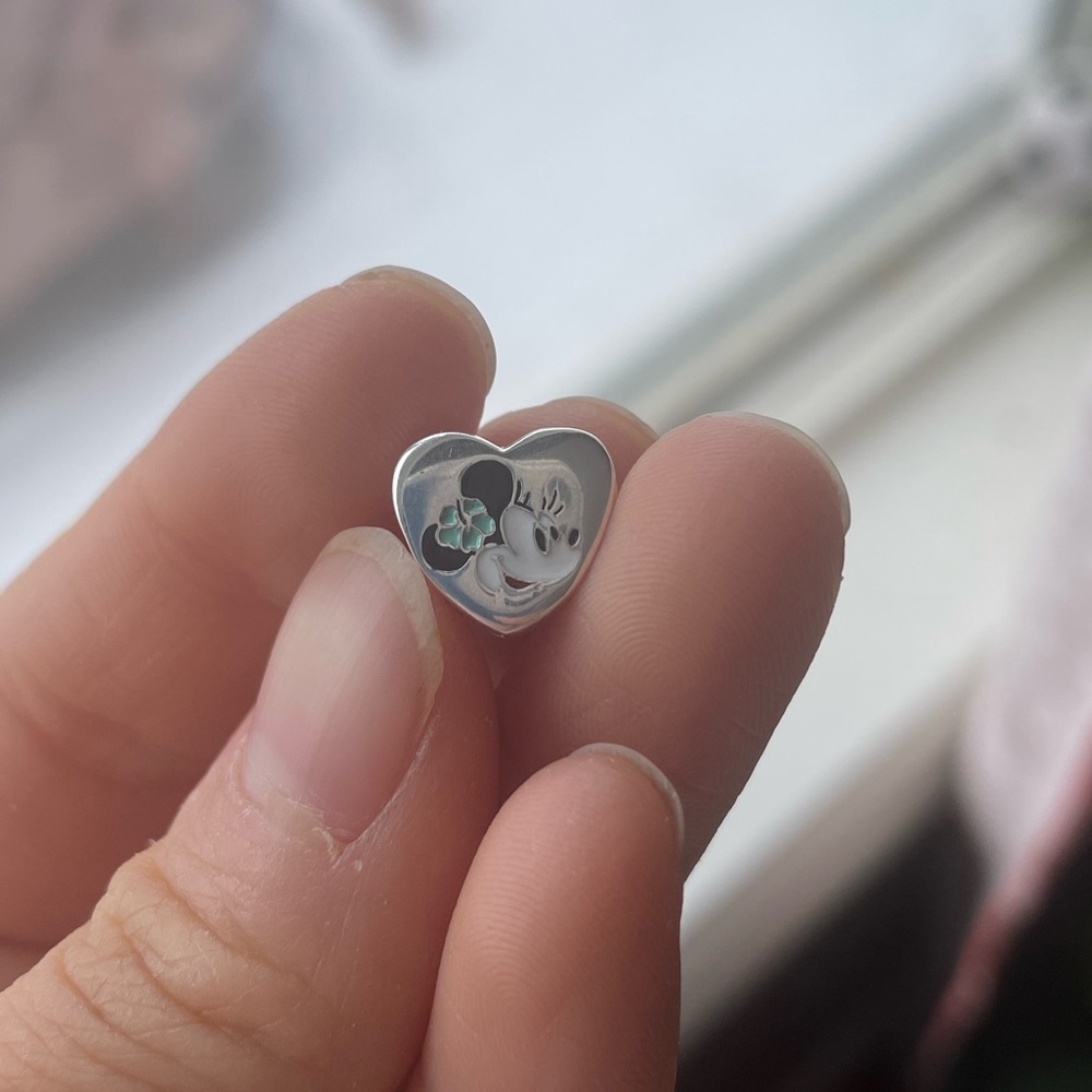Pandora Aulani Disney resort charm